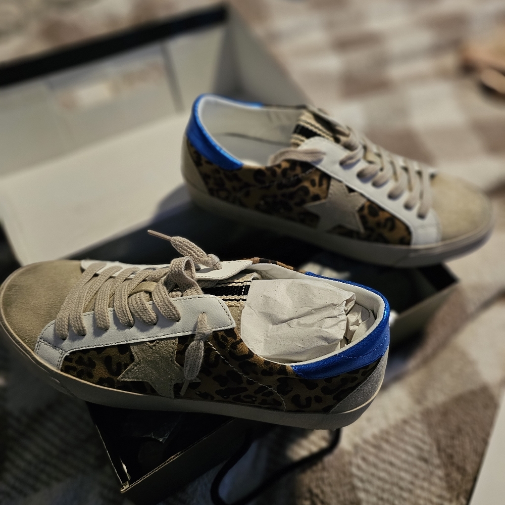 Shushop size 8 New, never worn